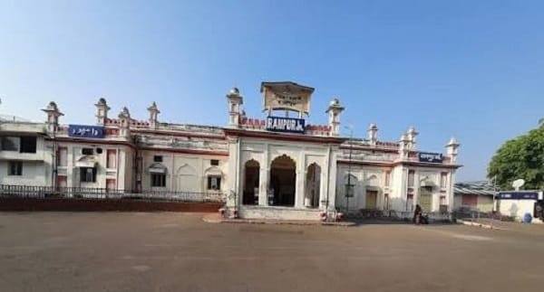 Rampur Junction: Code, Location, Platforms, Gates, Facilities