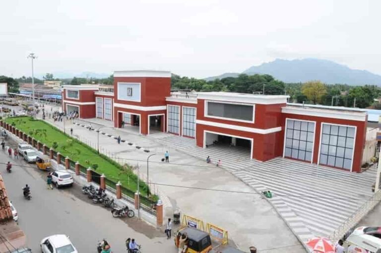 Salem Junction: Code, Location, Platform, Gates, Facilities