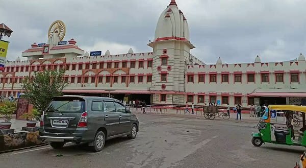 Varanasi Junction: Code, Location, Platform, Gates, Facilities